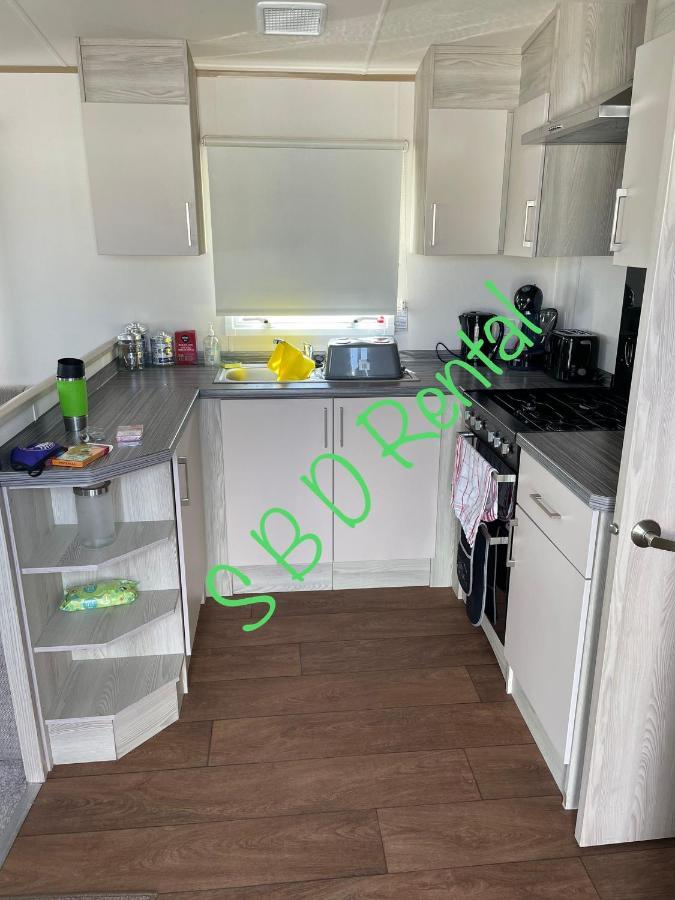 Summer Breeze Deluxe Caravan Rental Saint Osyth 외부 사진