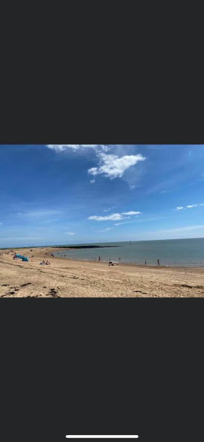 Summer Breeze Deluxe Caravan Rental Saint Osyth 외부 사진